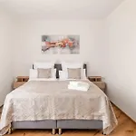 Verso - Stylish 3br Near Basel *
