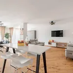 Verso - Stylish 3br Near Basel דירה
