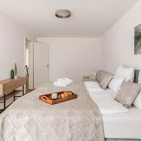 Apartment Verso