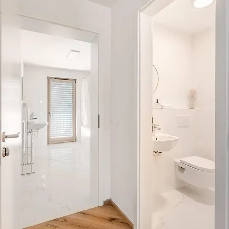 Verso - Stylish 3br Near Basel *